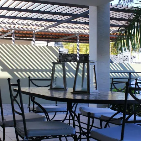 Вилла Luxury In + Pool Адехе